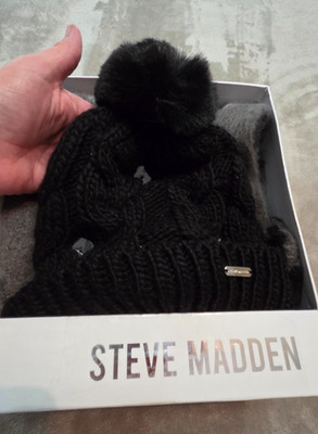 NEW in Box Steve Madden Black Beanie Hat & Matching Scarf Gift Set