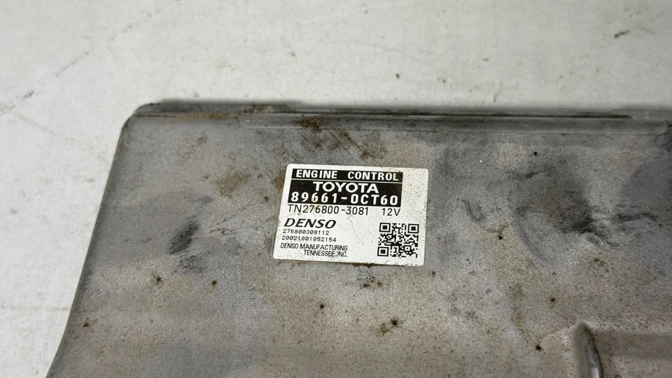 Módulo de control del motor Toyota Tundra ECM 2010 5,7 L 89661-0CT60 OEM Foto 2 de 4