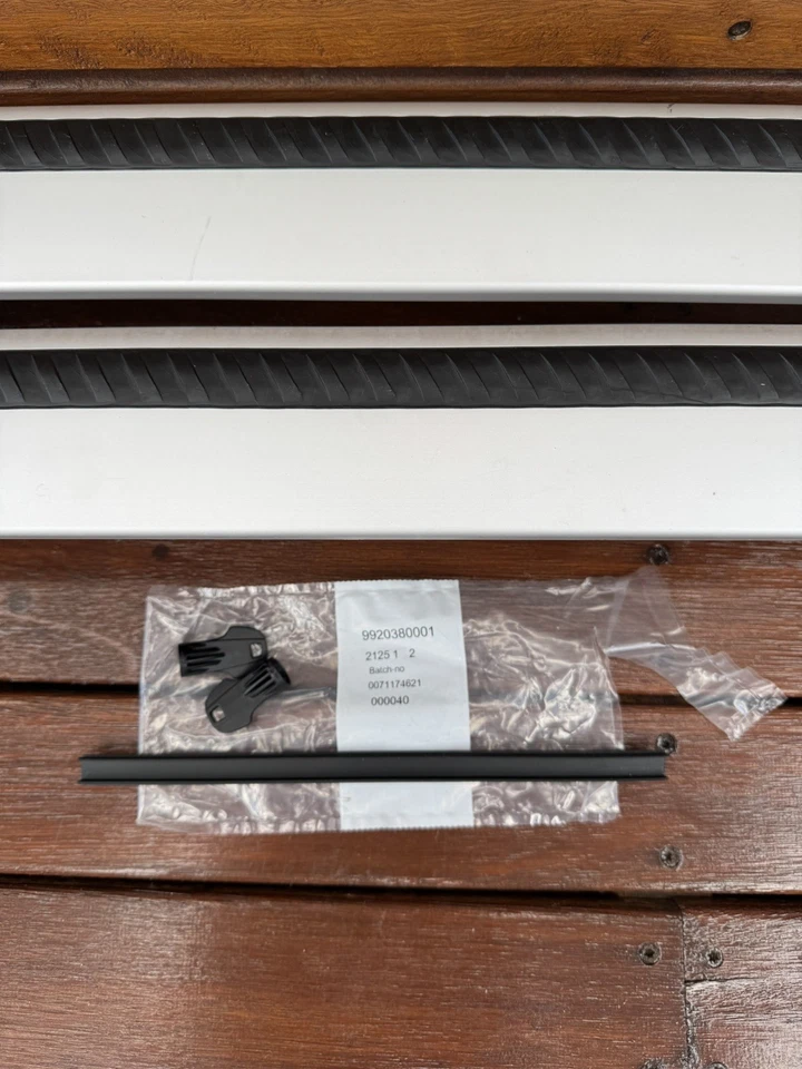 Genuine Subaru Roof Racks Cross Bars XV 2022 - NEVER USED - image 4 of 4