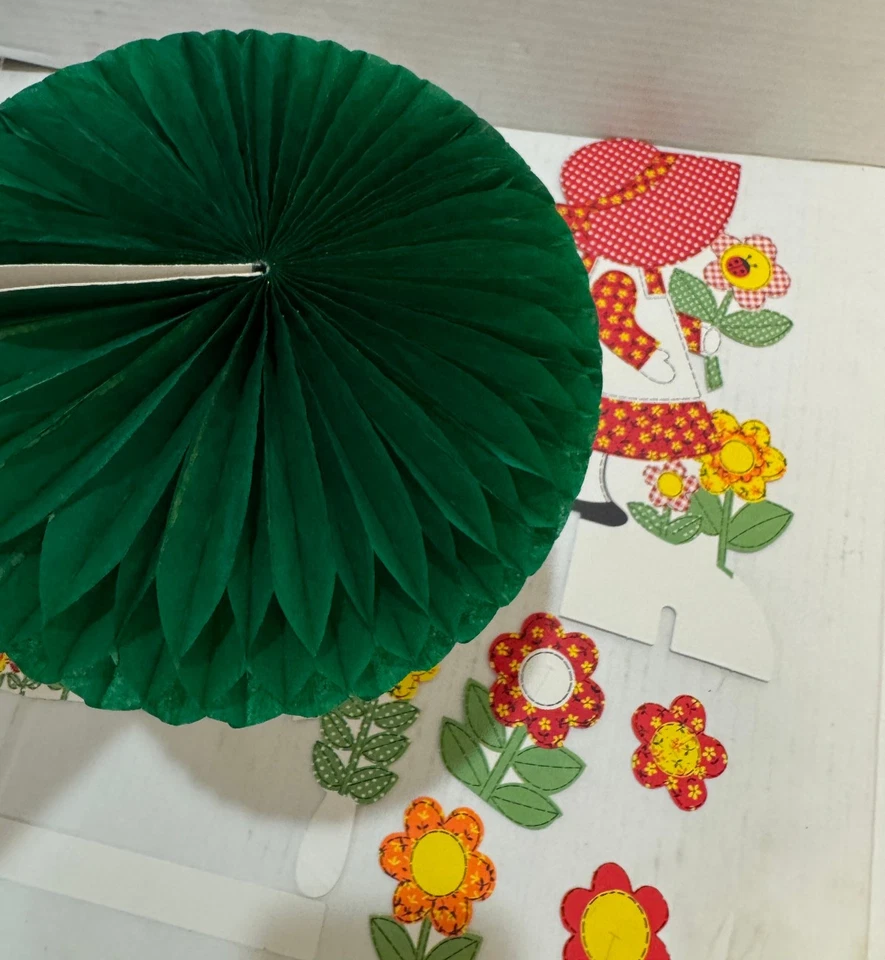 Centro de mesa de cumpleaños vintage Hallmark Plan A Party Little Miss Sunbonnet Foto 4 de 4