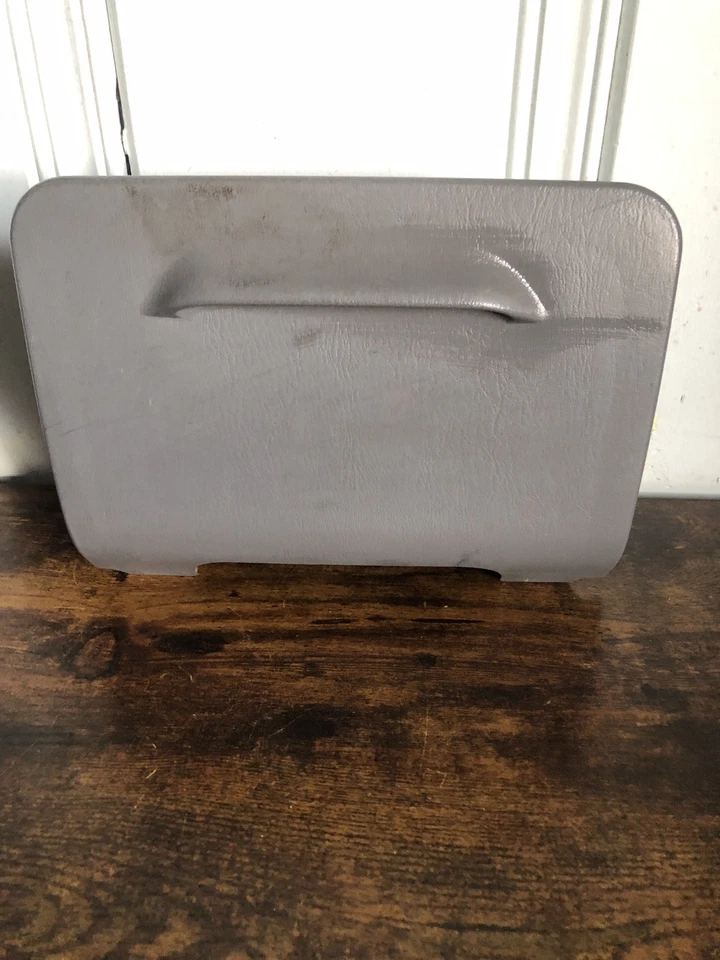 Cenicero gris con soporte para tablero Lincoln Town Car Ford Crown Victoria 1998-2002 Foto 4 de 4