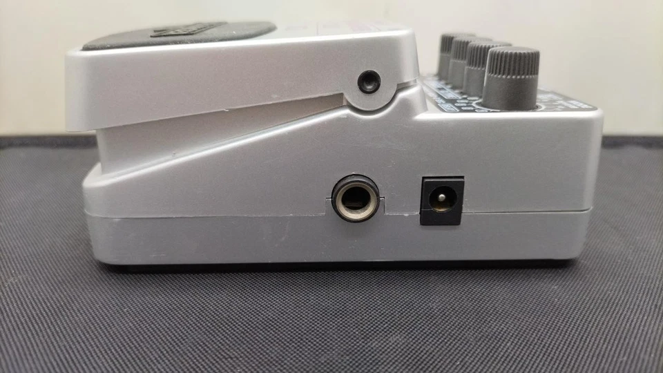 Behringer DR400 Digital Reverb Delay Effects Pedal - Image 3 of 4