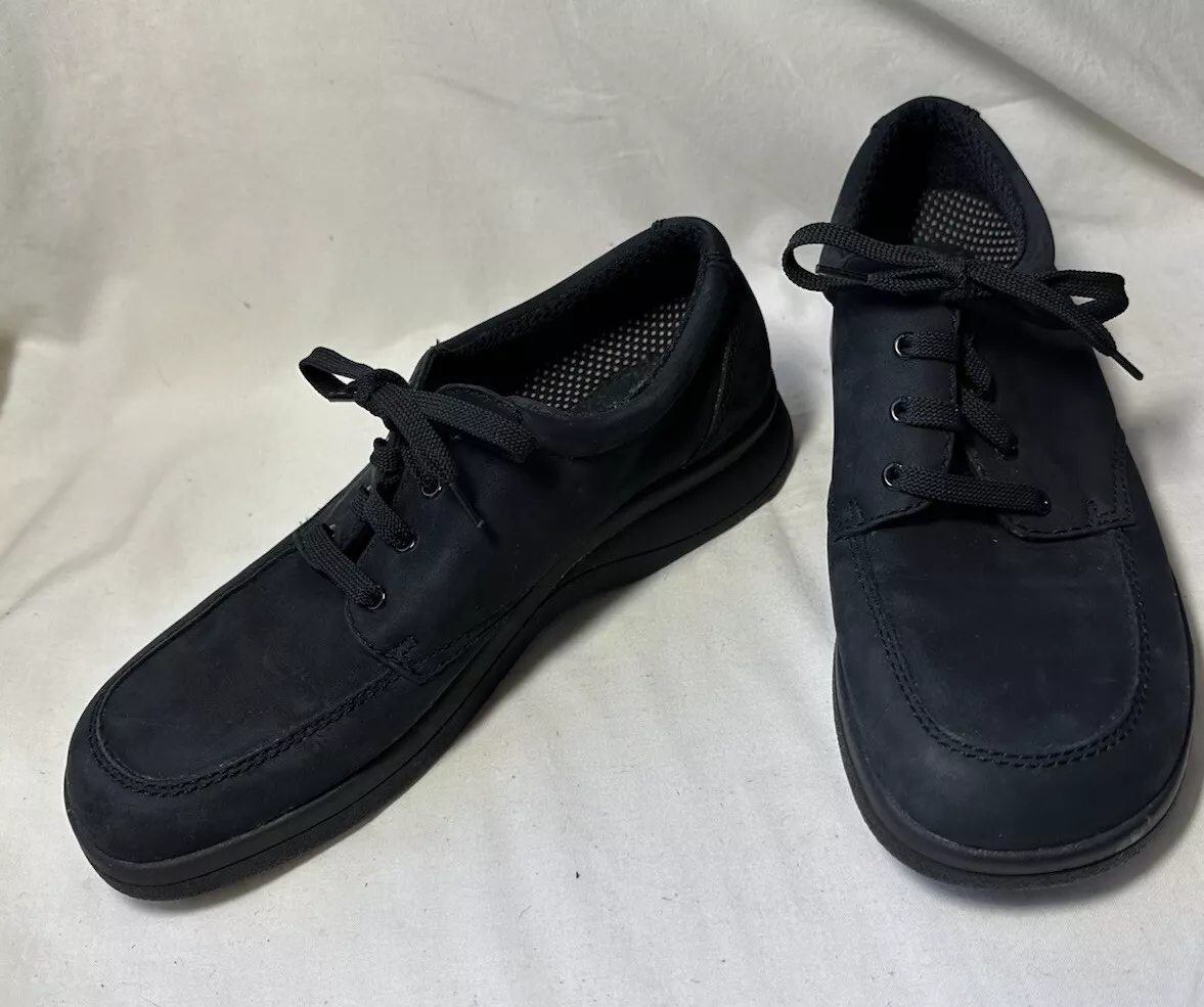 Chaussures à lacets femme Supremes/Soft Spots semelle caoutchouc daim noir pointure 8,5N d'occasion