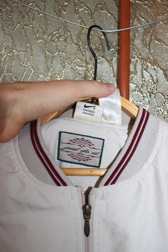 Vintage 1990s Just do it Nike Bomber Jacket Aztec Sleeves - size M - Picture 4 of 10