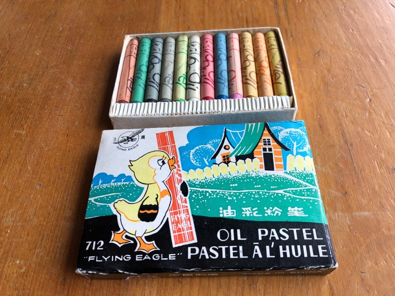 Vintage Oil Pastels - Set of 12 Flying Eagle Art Drawing Sticks Natural Science