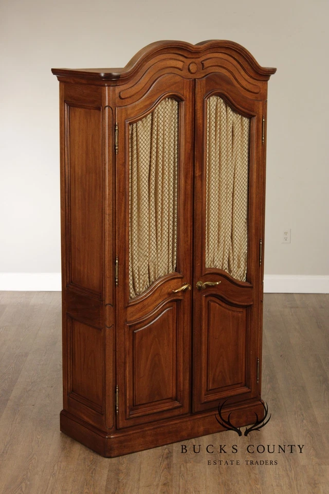 Par de armarios vintage estilo Luis XVI francés John Stuart Foto 3 de 4