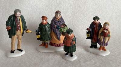 Dept 56 Heritage Village Collection CAROLERS ON THE DOORSTEP