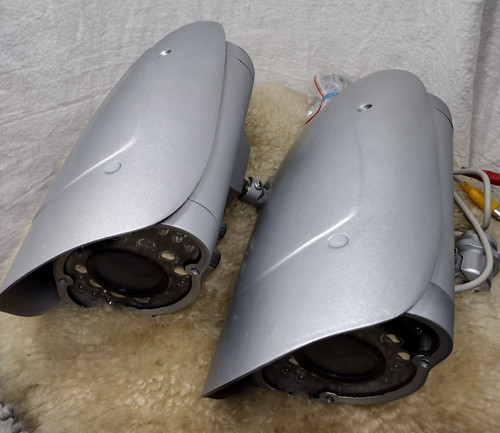 1 SECURITY CAMERA DSP DAY NIGHT INDOOR OUT CCD VUR48HVFLR LENS 8-40mm 480TVL 12V