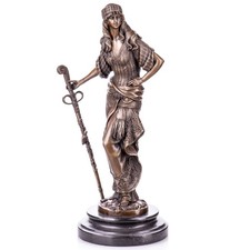Bronze Skulptur einer Berberin mit Gewehr Kabyle Woman of Algeria nach Guillemin