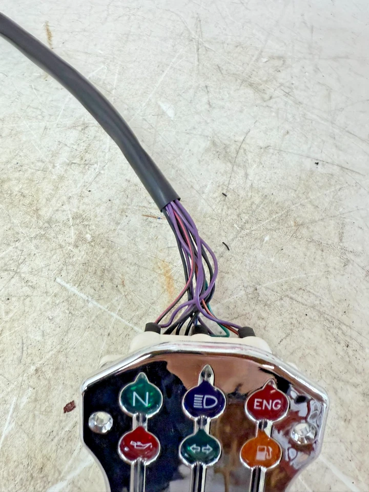 Luz indicadora de tablero velocímetro Victory Kingpin 2007 cromada Foto 3 de 4