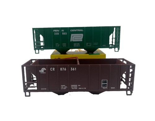 Juego de tolvas centrales de material rodante escala Ho Roundhouse 01445 Conrail y 01442 Penn | Condition: Used