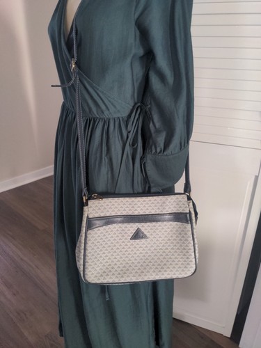 Vintage 80's Liz Claiborne Gray & Navy Shoulder Crossbody Triangle pursue