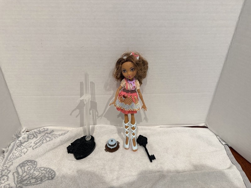 Ever After High Sugar Coated Cedar Wood Doll 🍭