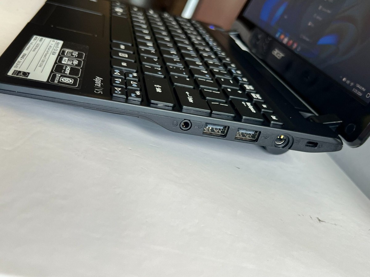 Windowsノート本体 ACER Aspire E1 V5WE2 Corei5 4GB 500GB Windowsノート本体 ACER Aspire E1 V5WE2 Corei5 4GB 500GB