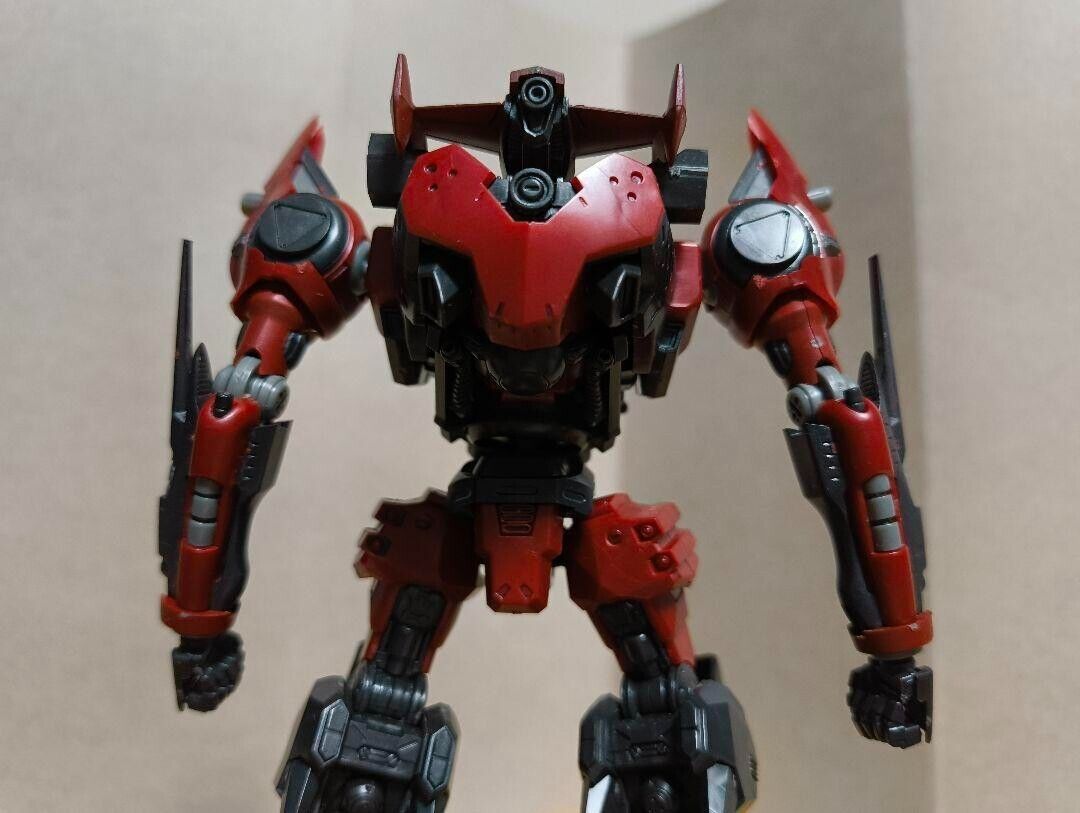 Armored Core CREST CR-C98E2 Nine Ball 1:72 Model Kit Armored Core CREST CR-C98E2 Nine Ball 1:72 Model Kit