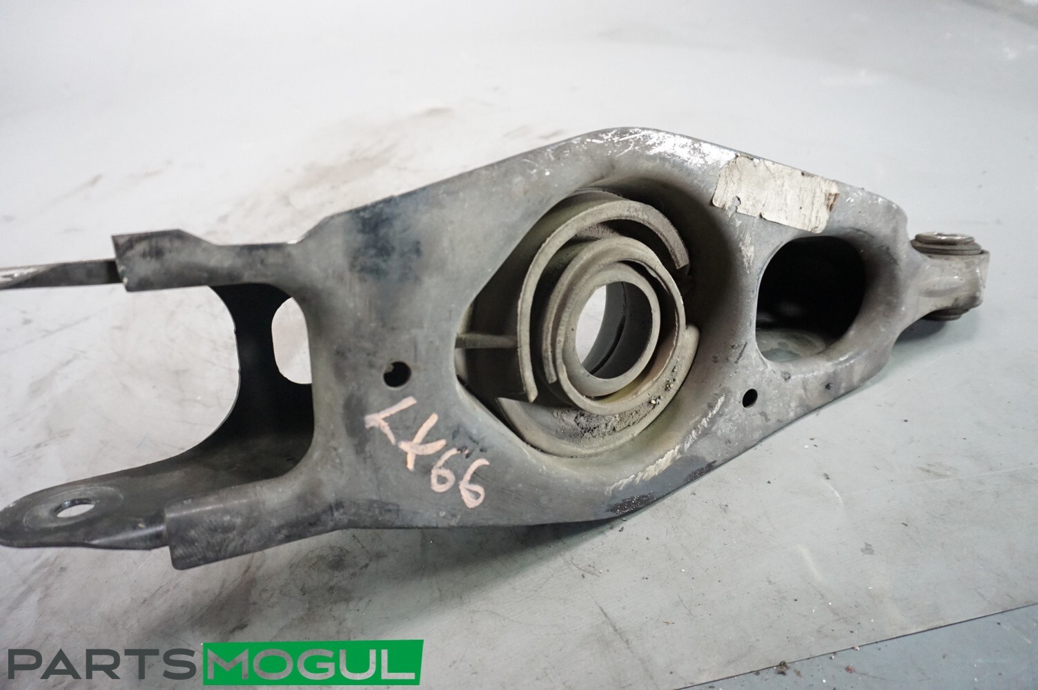 2014-2020 MASERATI QUATTROPORTE LEFT REAR CONTROL ARM OEM