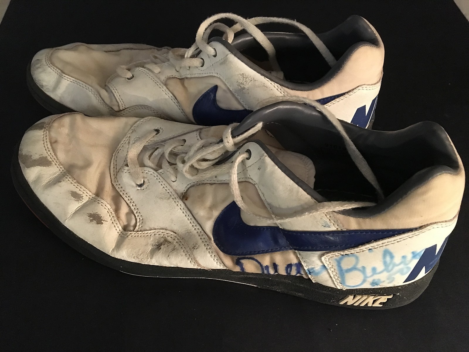 DUANE BICKETT (GAME USED) AUTO. COLTS SNEAKER CLEATS