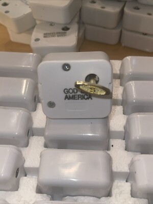 Sankyo Wind Up Music Box - God Bless America ￼