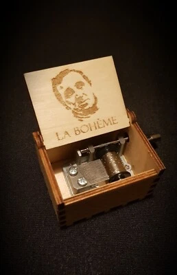 Boîte à musique en bois Charles Aznavour La Bohème - Personnalisable - Photo 1/3
