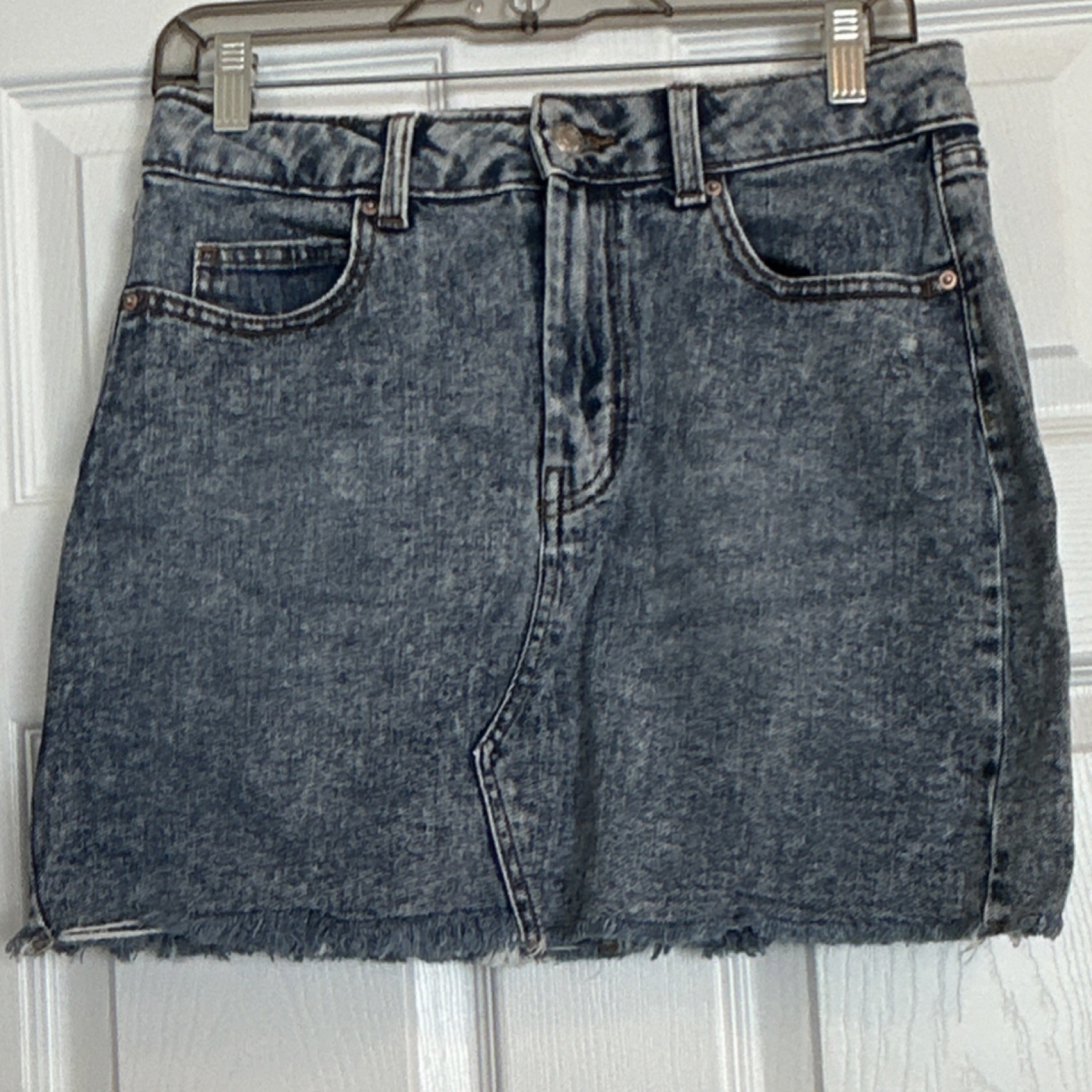 Wild Fable Women's Blue Denim Mini Skirt 6 Frayed Hem Pockets