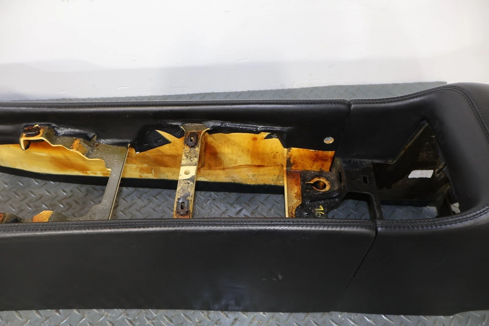 06-12 Bentley Flying Spur Front Leather Center Floor Console BARE (Black) Notes