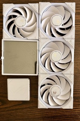 ASUS ROG EURUX GR120 WHITE ARGB Fans / 3 Reverse + 1 Standard Fans 