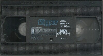 Flipper VHS 1996 Paul Hogan Elijah Wood Chelsea Field Kids Family