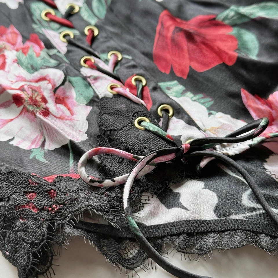 Victoria's Secret Muy Sexy Atelier Satén Ribete de Encaje Cintura Alta Calzoncillo Panty S/M Foto 3 de 4