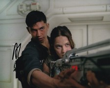 ARCHIE RENAUX signed autograph 20x25cm ALIEN ROMULUS in person autograph COA