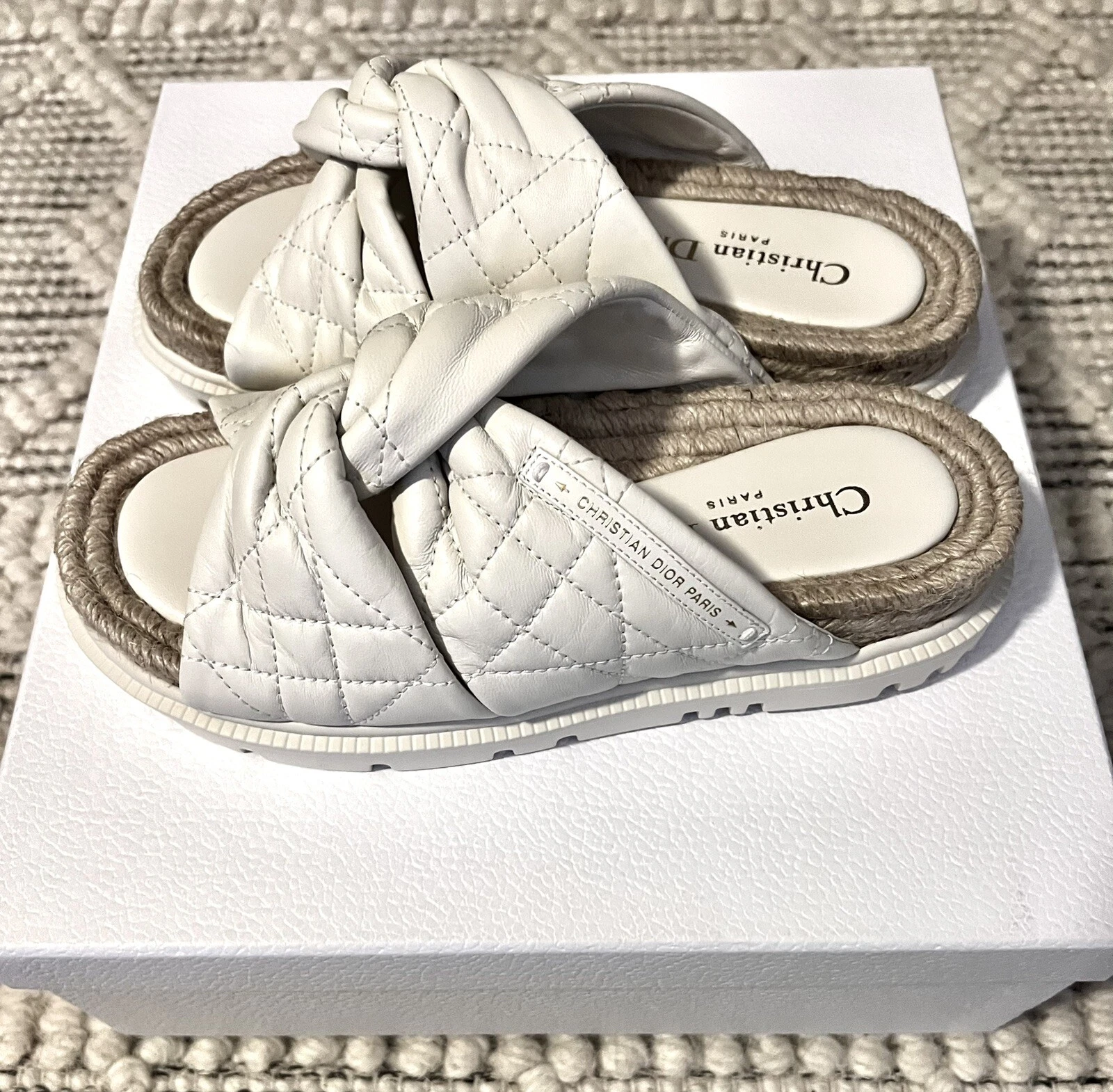 Sandales Christian Dior D twist mules taille 36,5 plate forme cuir blanc