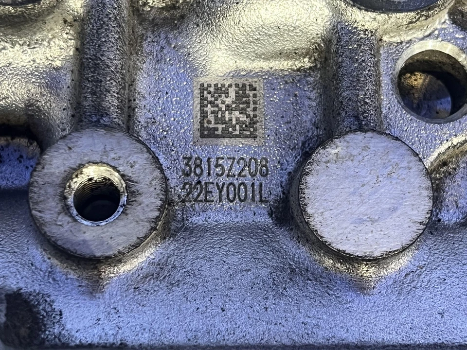 Conjunto de culata Infiniti VQ37VHR 3,7 L lado izquierdo del conductor OEM 11090EY02E Foto 2 de 4