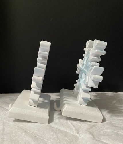 Set of 2 Snowflake Stocking Holder Hanger Christmas White Blue Shimmer Decor - 第 4/6 張圖片