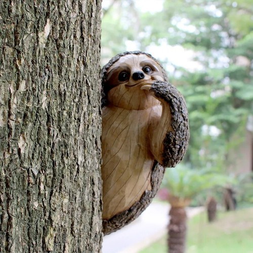 Realistic Tree Resin Climbing Sloth Garden Statue Garden Animal