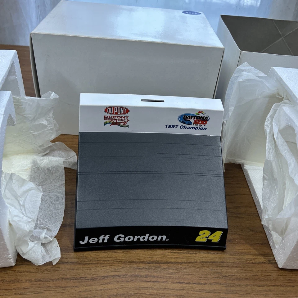 Jeff Gordon 1997 DAYTONA 500 CHAMPION BANK Nuevo en caja Foto 3 de 4