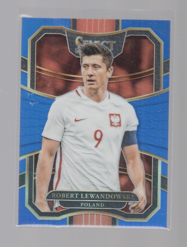 ROBERT LEWANDOWSKI 2017-18 PANINI SELECT BLUE PRIZM CARD #30  /299