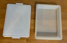TUPPERWARE Kuchenform / Cupcake-Aufbewahrer Vintage weiß 13x9