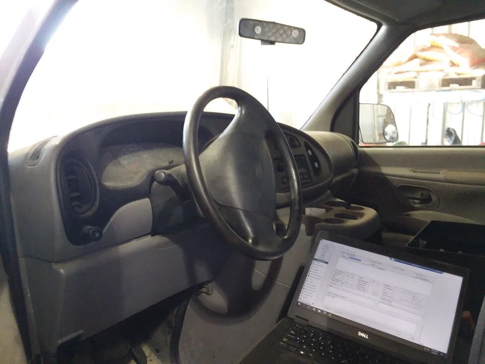 Стекло лобового стекла подходит для 96-02 FORD E150 VAN 2091889 - Изображение 3 из 4