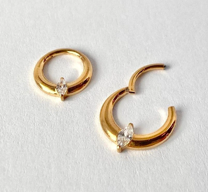 1pc Solid Titanium Marquise Gem Wide Hinged Segment Ring Helix Septum Clicker - Image 4 of 4