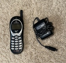 Motorola V120C Cell Phone with Charger