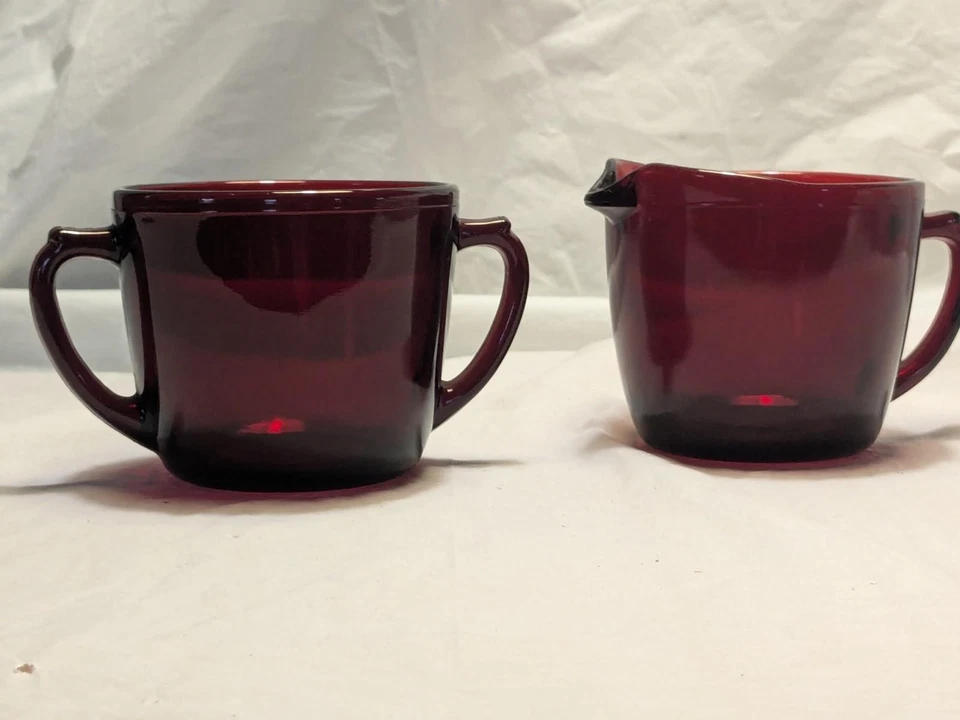 VINTAGE ANCHOR HOCKING ROYAL RUBY RED GLASS SUGAR BOWL  CREAMER SET Art Deco old - Image 3 of 4