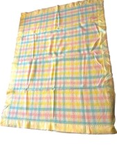 Couverture vintage Curity rose pastel bleu jaune berceau couverture