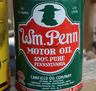 1940's WM. PENN CANFIELD OIL CO. MOTOR OIL Old Solder Seam Tin 5 qt. Can
