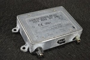 Mercedes W203 Steuergerät Antennenverstärker 2038203926 (#R18)