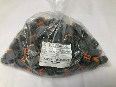 YAZAKI 7283-6446-40 4-Pin Female Automotive Connector Housing 100