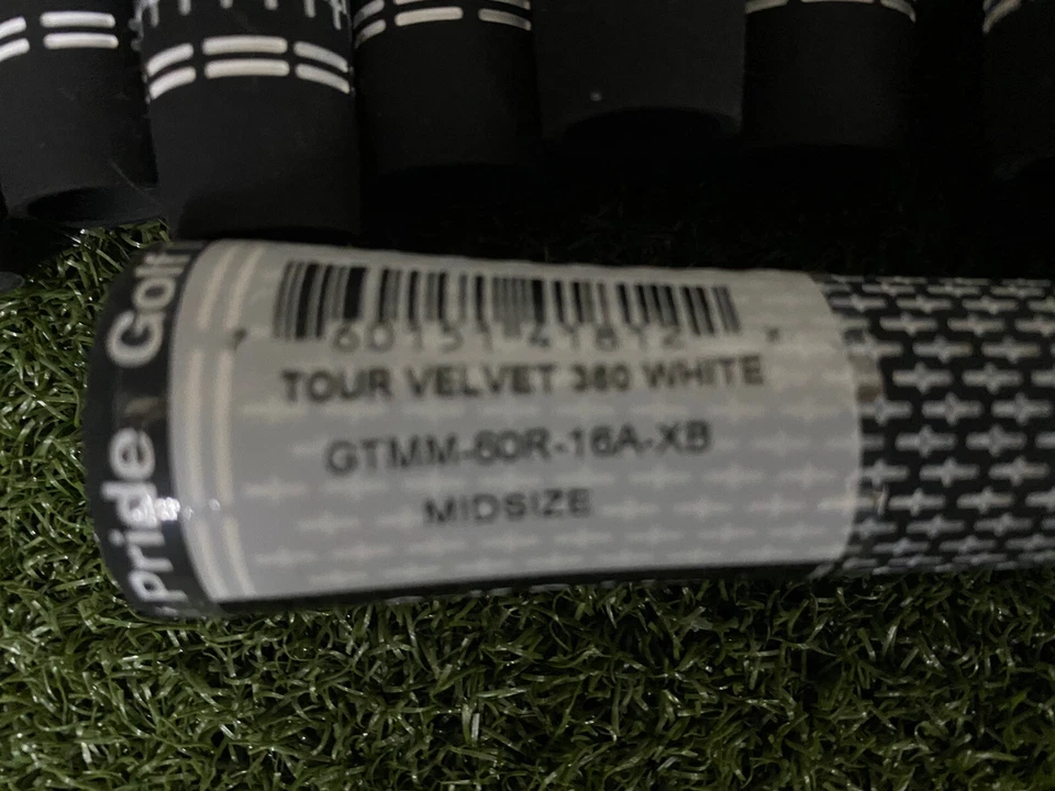 BRAND NEW 13 Golf Pride Tour Velvet 360 Black/White Midsize Golf Grips - Image 2 of 3