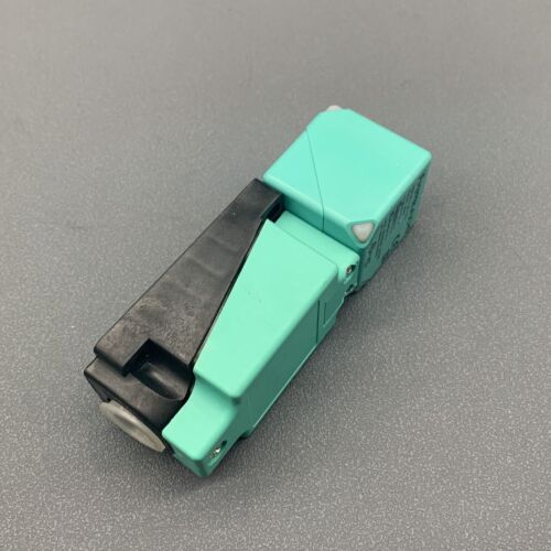 NEW IN BOX Pepperl + Fuchs Inductive Sensor 24-250VDC/24-230VAC NBN40-U4-UU - Picture 4 of 8