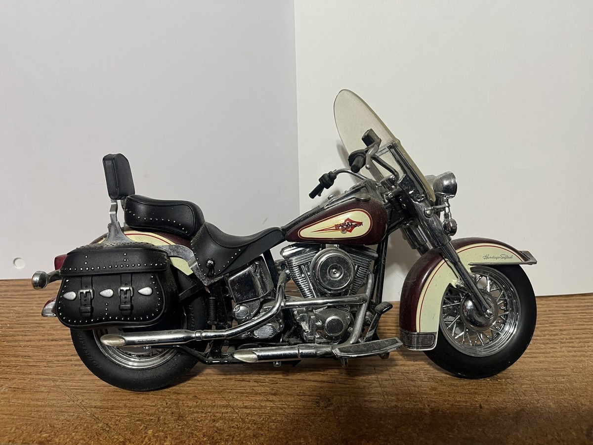1/10 scale Franklin Mint 1989 Harley-Davidson Heritage Softail