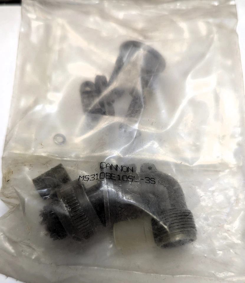 Amphenol MS3108E10SL-3S 3-Contact Circular Connector [Z5B4] - Image 2 of 4