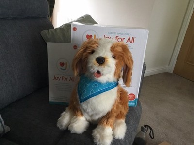 Joy for All Interactive Companion Haustier Spaniel Welpe funktioniert