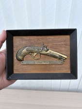 Wall Plaque Of Dorringer Pistol In Wood And Brass. 18x12.5 Cm Frame Vintage Art